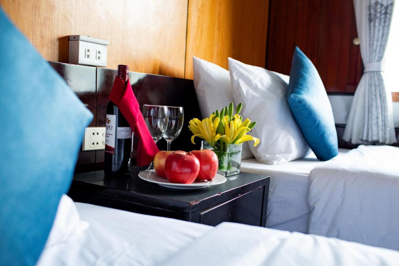 Hotel Seasun Boutique Cruise Hạ Long Exterior foto