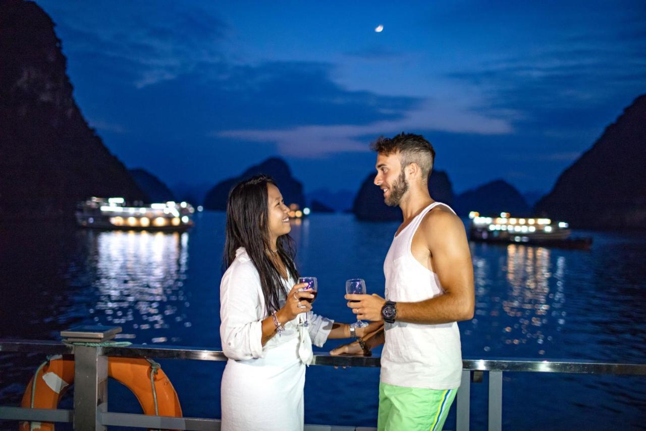 Hotel Seasun Boutique Cruise Hạ Long Exterior foto