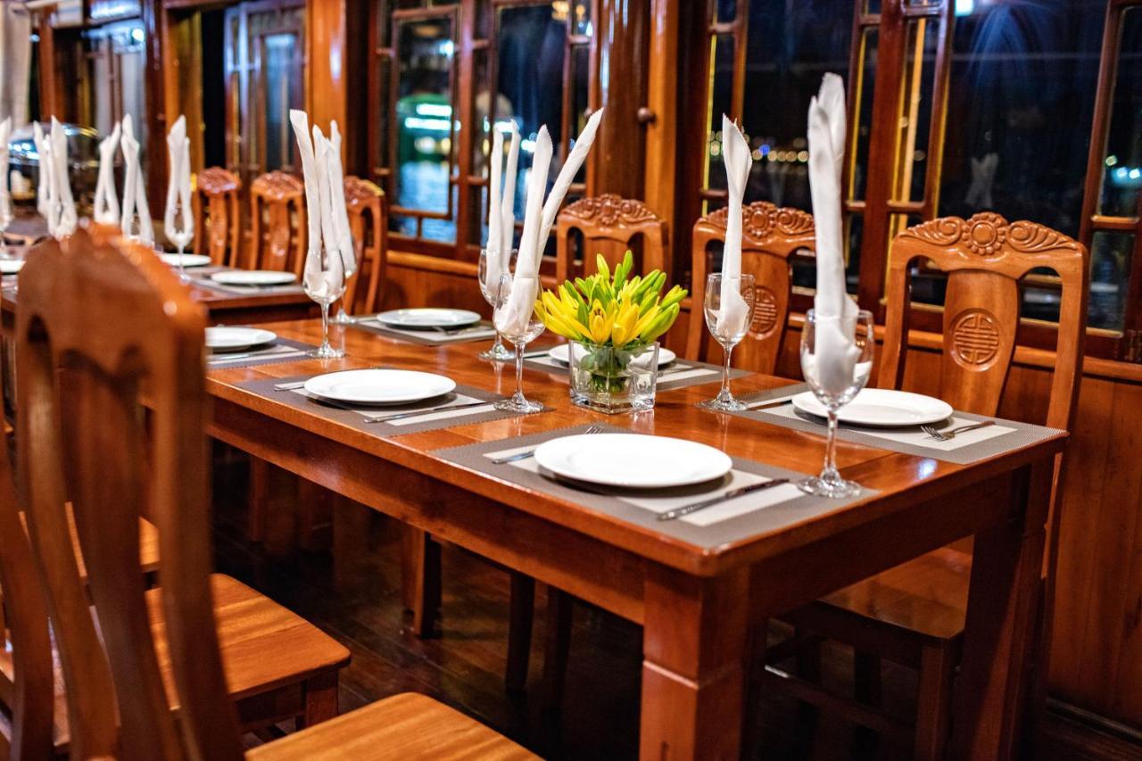 Hotel Seasun Boutique Cruise Hạ Long Exterior foto